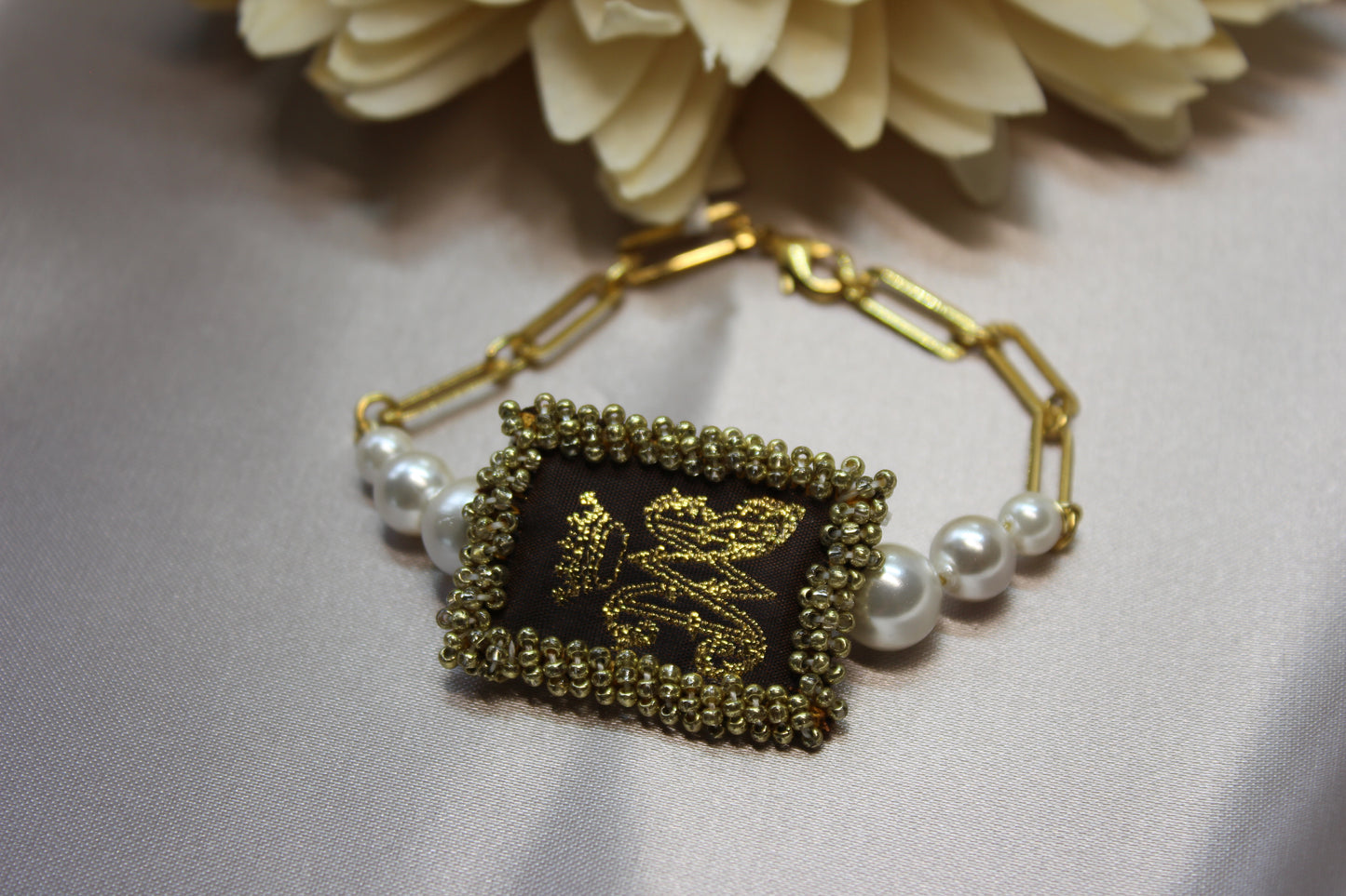 Pulsera Escapulario bordado