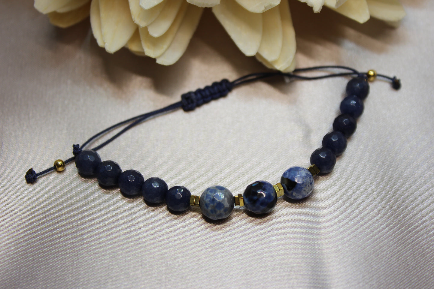 Pulsera hilo con piedras