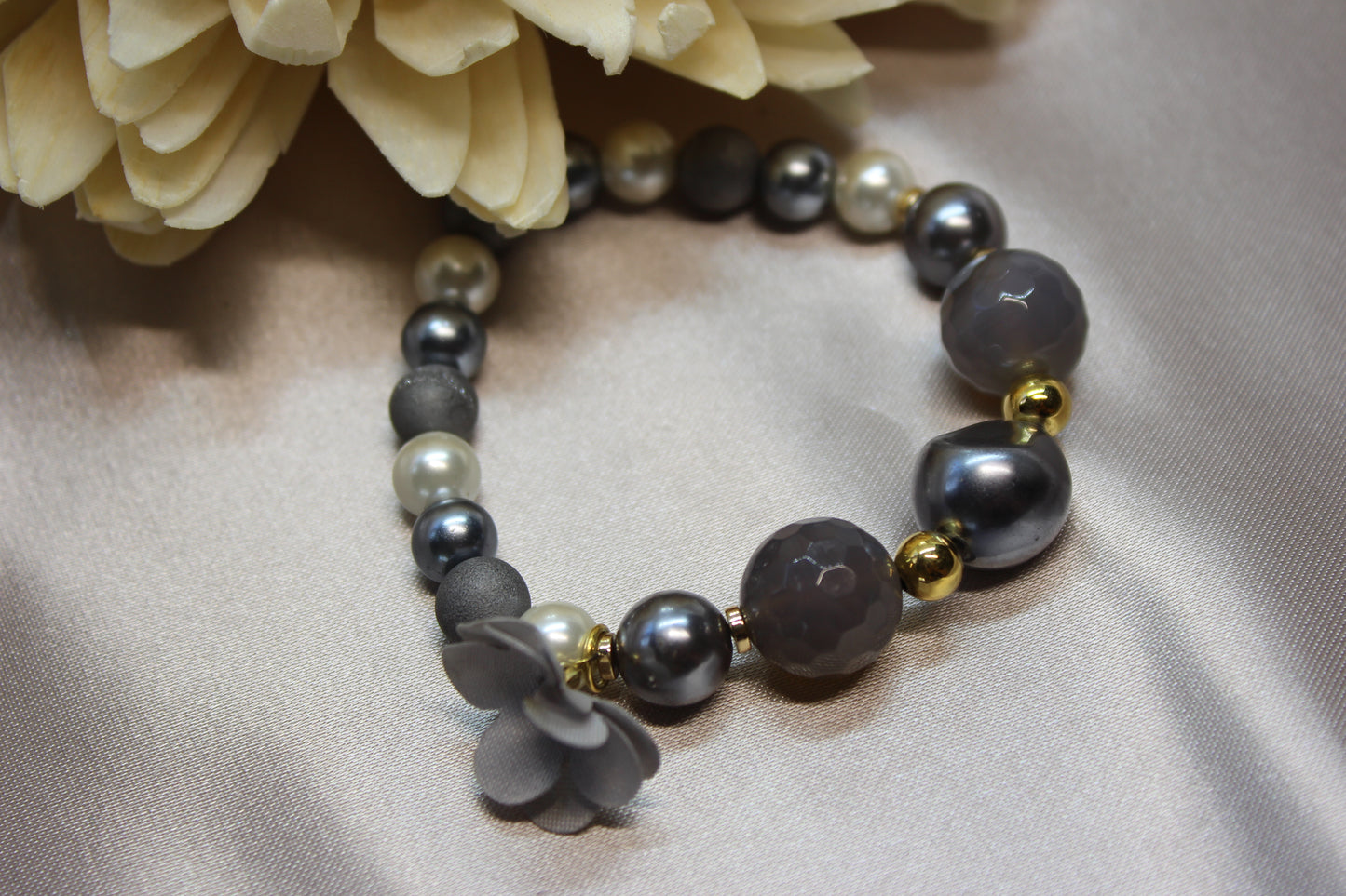 Pulsera ágatas en gris + perlas