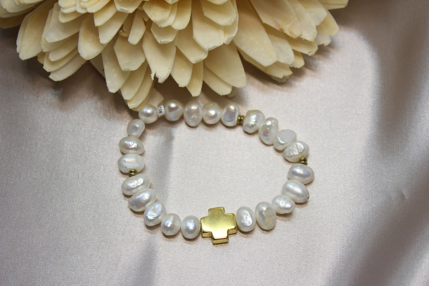 Pulsera perlas cruz