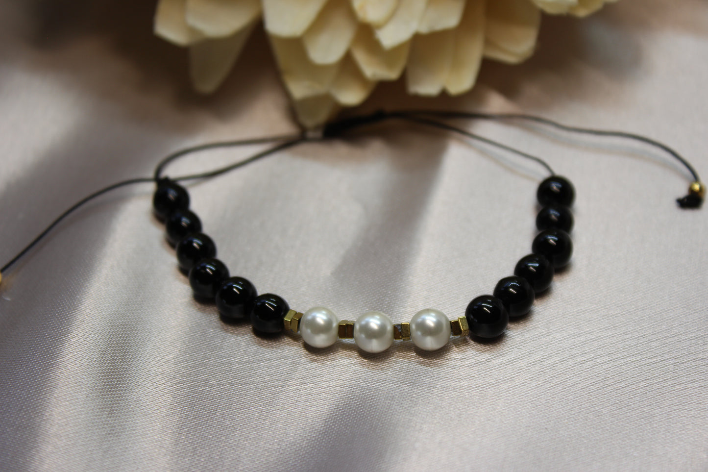 Pulsera hilo con piedras